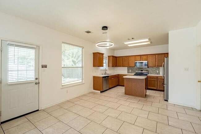 Building Photo - 1016 Tom Seaver Pl