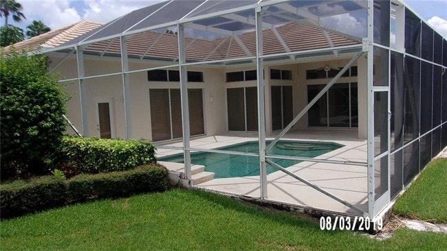 Building Photo - 2424 SW Manor Hill Dr