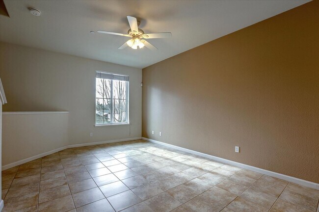 Foto del edificio - 1128 Campbell Ave
