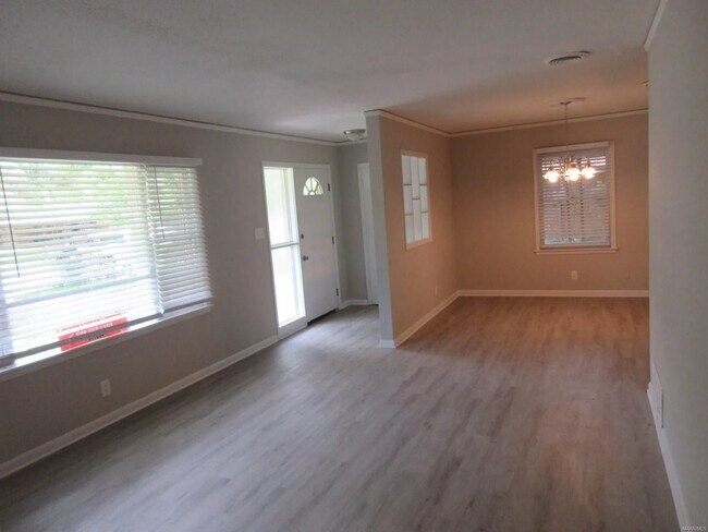 Building Photo - 616 Byrne Dr