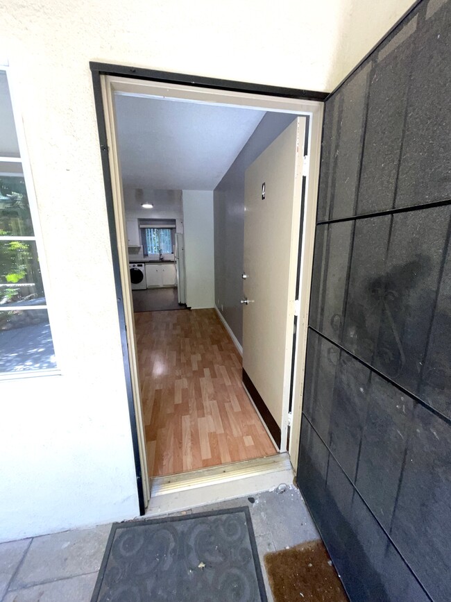 Building Photo - 3121 E Mariquita St