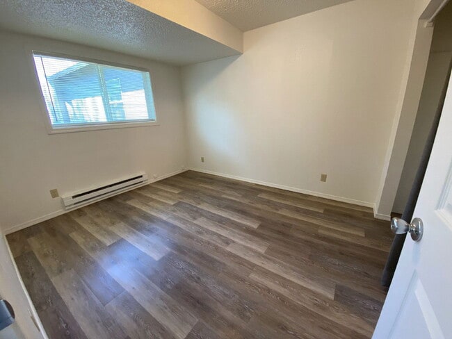 Building Photo - 1317 SE Mill St