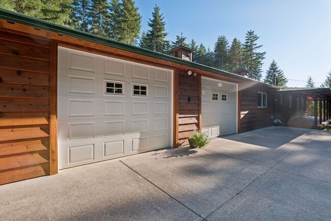 Building Photo - 2011 Pleasant View Dr