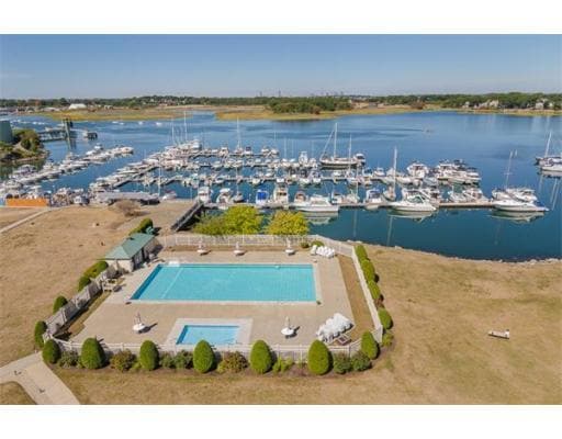 Building Photo - 200 Cove Way