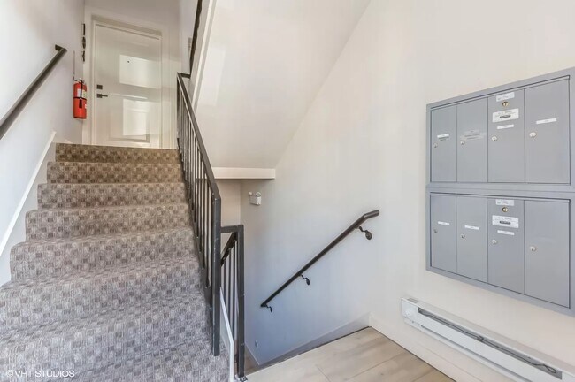 Foto del edificio - 4177 W Belmont Ave