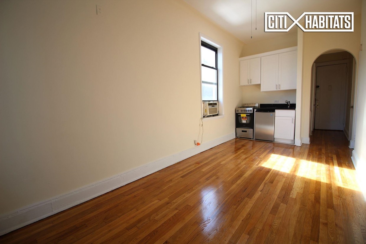 Primary Photo - 167 W 71st St
