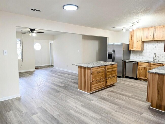 Foto del edificio - 3755 Pleasant Valley Rd