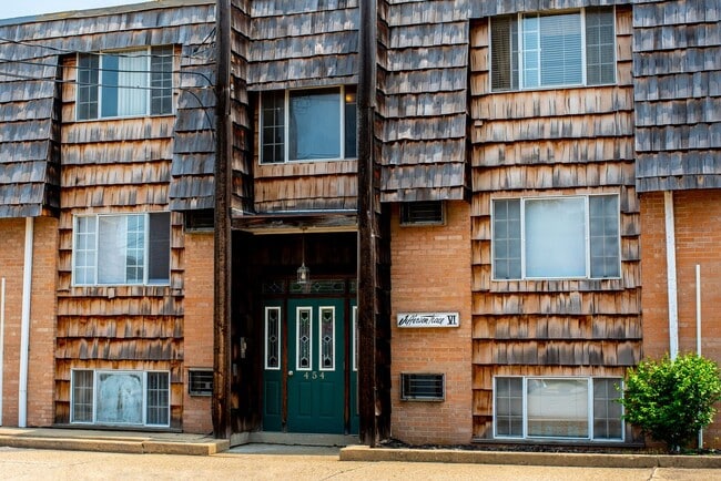 Building Photo - 1 Bedroom Apartment Available on January! ...