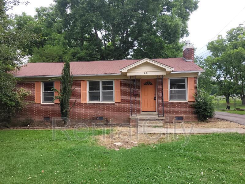 404 W 10th St, Trenton, TN 38382 House Rental in Trenton, TN