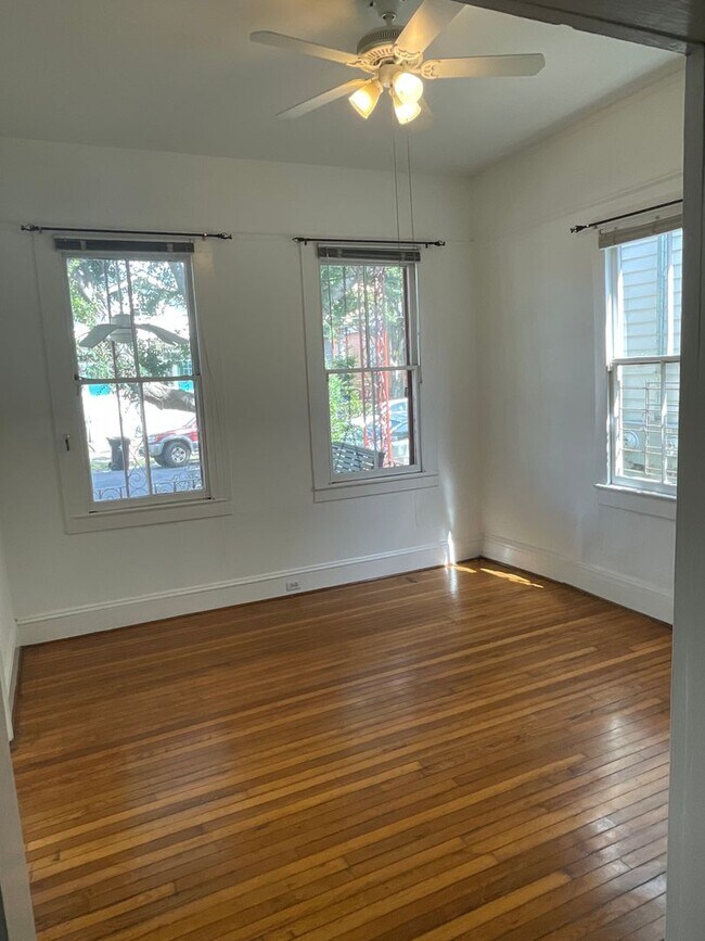 Building Photo - 1/2 Block off Magazine on Jena St 3BD/2BA