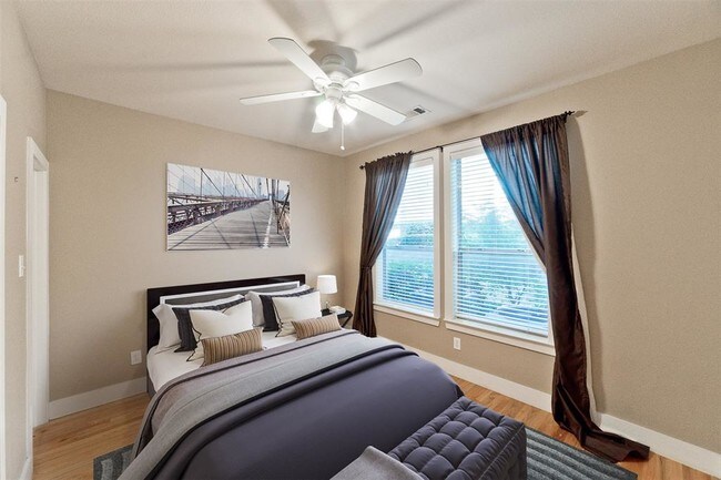 Foto del edificio - 4830 Cedar Springs Rd
