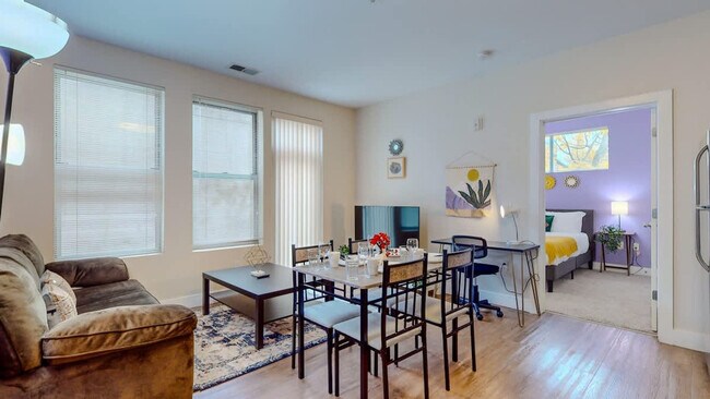 Building Photo - 545 Bedford St