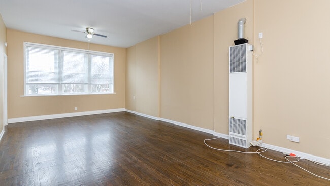 Building Photo - 460 W 29th St