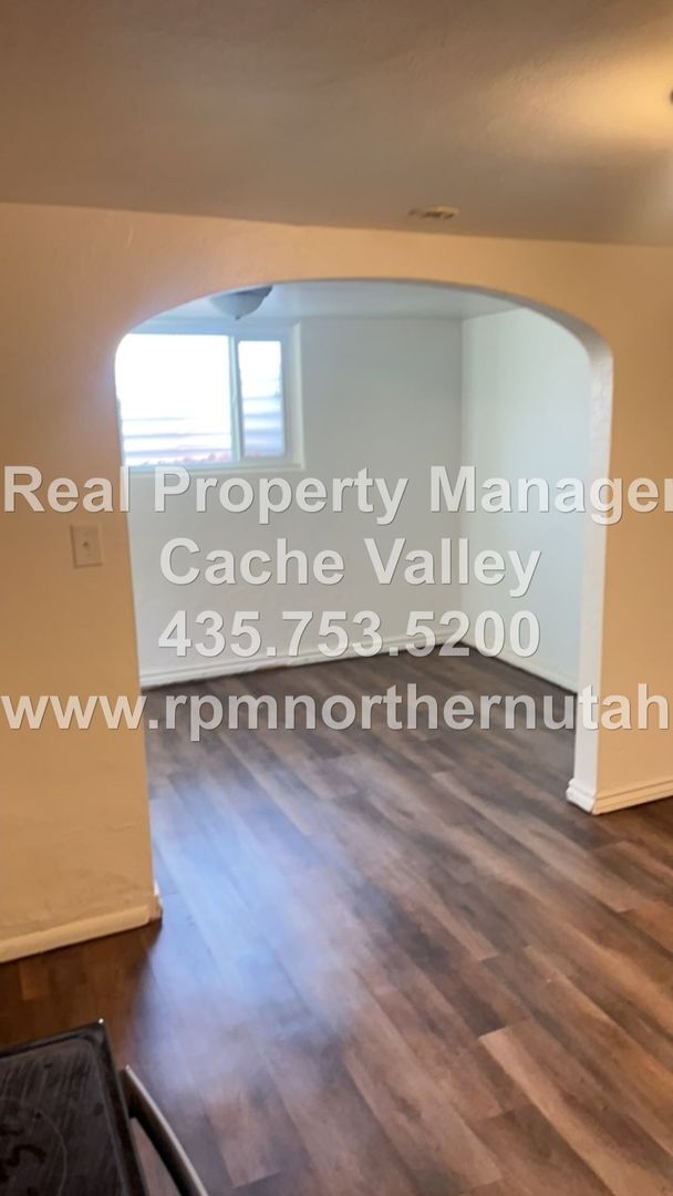 Foto del edificio - 325 Boulevard St