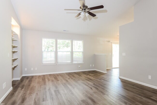 Foto del edificio - 5724 Blackley Ln