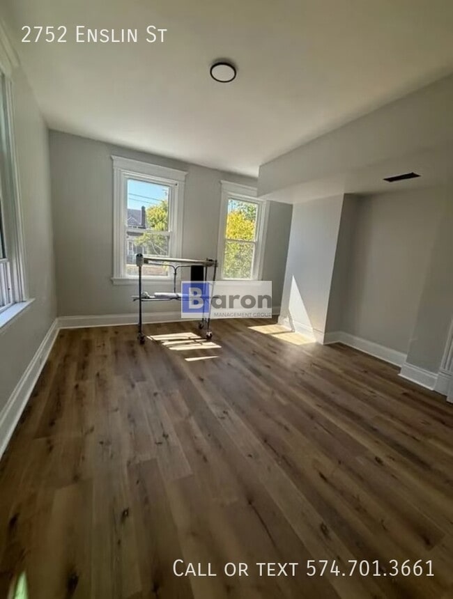 Foto del edificio - 2752 Enslin St