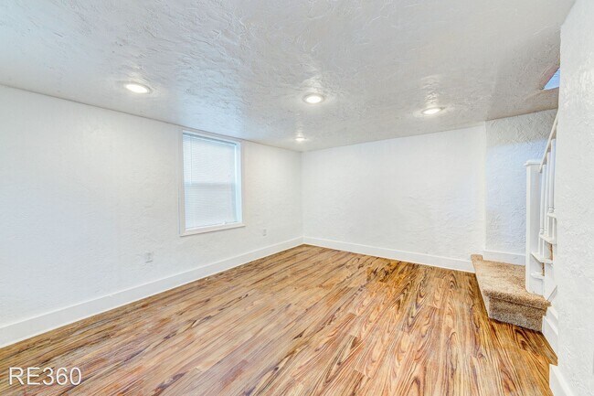 Building Photo - 4 br, 1.5 bath House - 29 Emerald St. Alle...