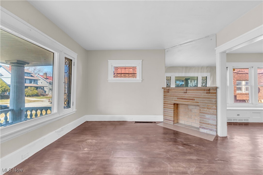 Building Photo - 1295 W 106th St