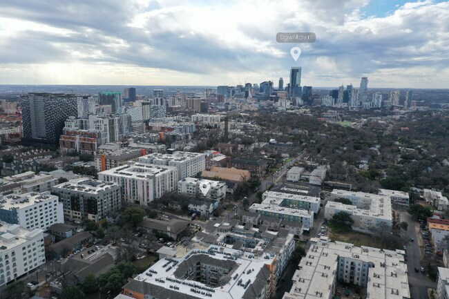 Foto del edificio - 1011 W 25th St