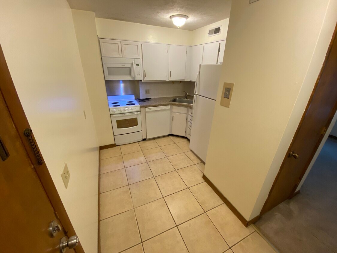 Foto principal - 1832 Claflin Rd