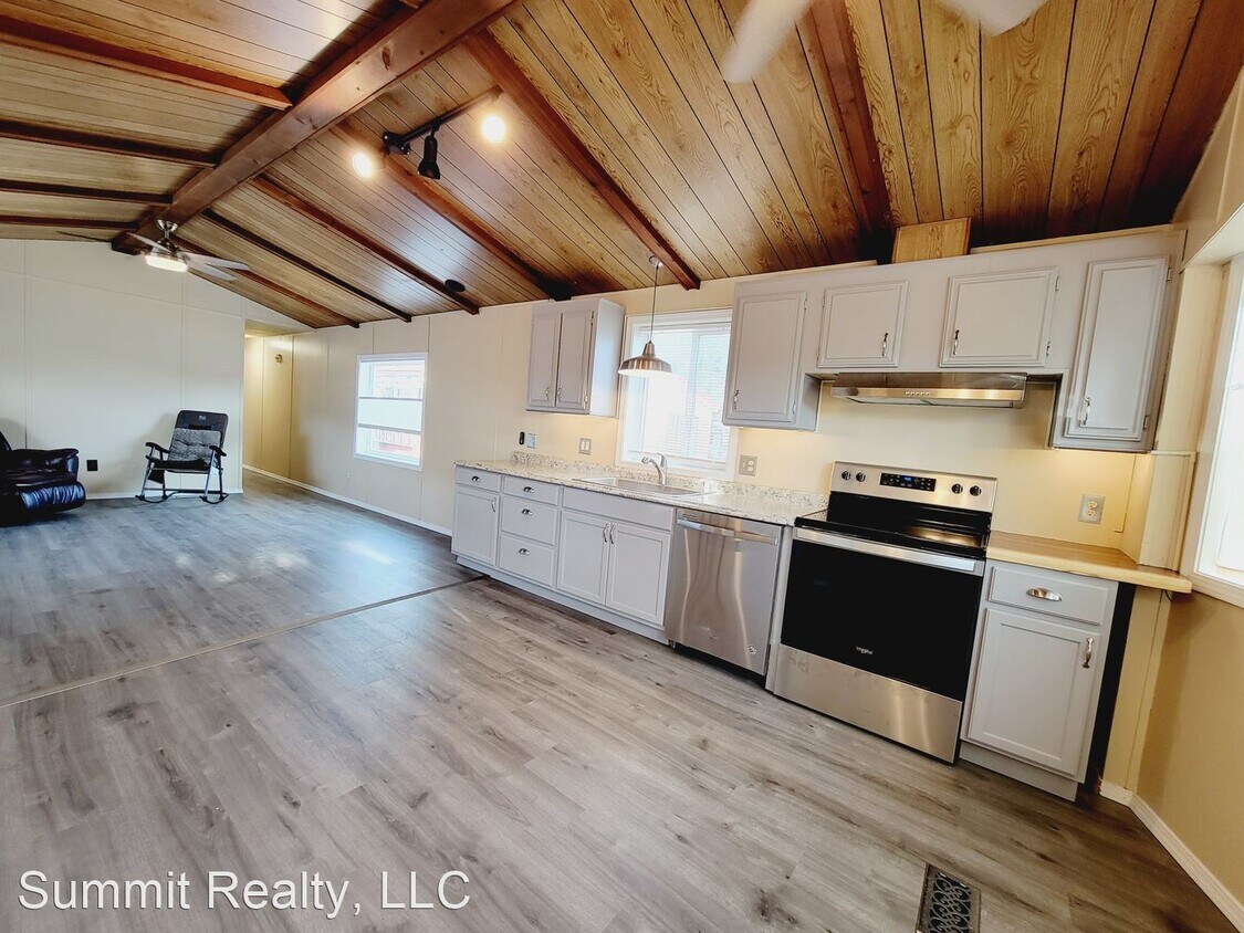 Primary Photo - 2 br, 1.5 bath House - 6002 Chatham Dr