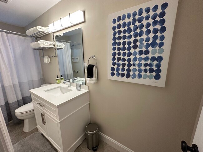 Baño reformado - 603 Maplewood Ave