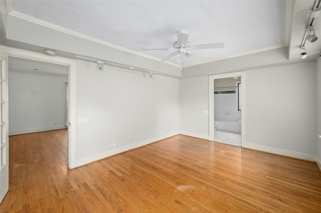 Building Photo - 1955 Lexington St