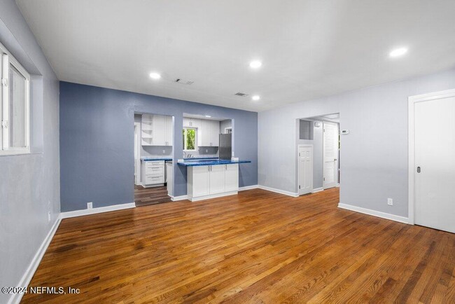 Building Photo - 4007 Aldington Dr
