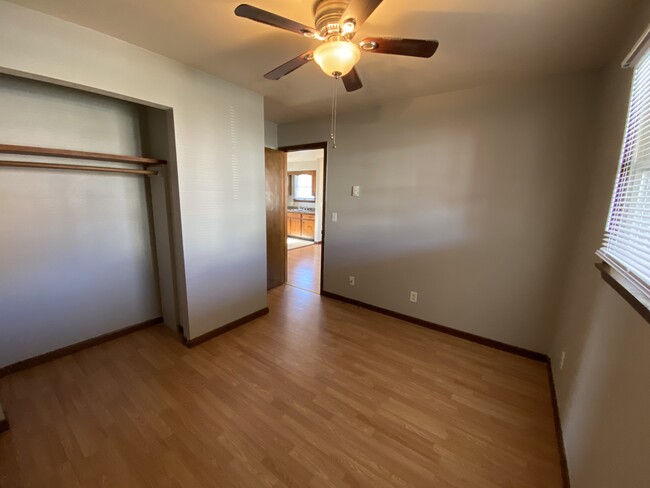 Foto del edificio - 409 E 3rd St