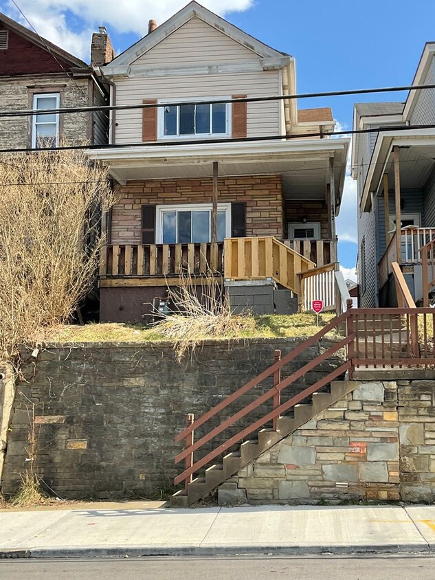 Foto principal - Charming 3-Bedroom 1 bath rental home in H...