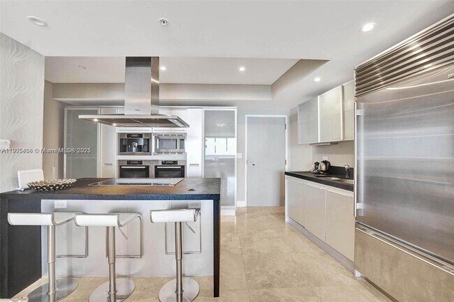 Building Photo - 18201 Collins Ave