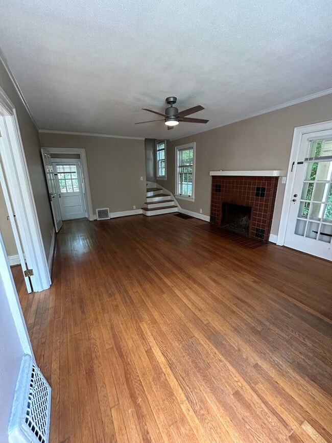Foto del edificio - Charming 1920s Home in Five Points – Available April 4th