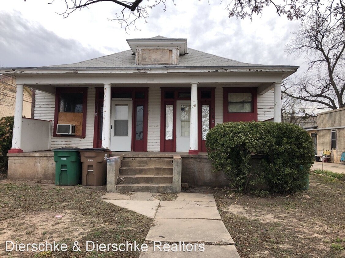 1 br, 1 bath House 319 W. Ave B B House Rental in San Angelo, TX