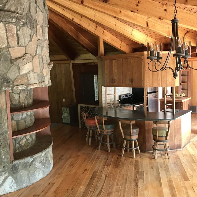 Foto del edificio - 68 Tearley Ln