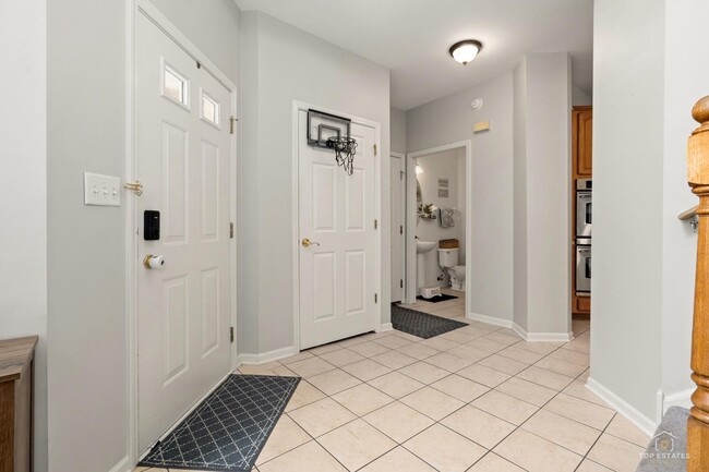 Building Photo - 965 Winner's Cup Ct