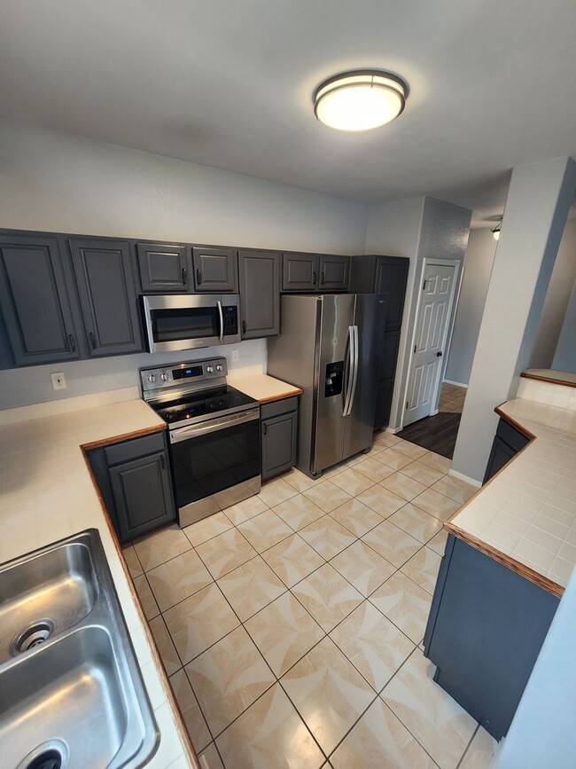 Building Photo - Beautiful Condo
