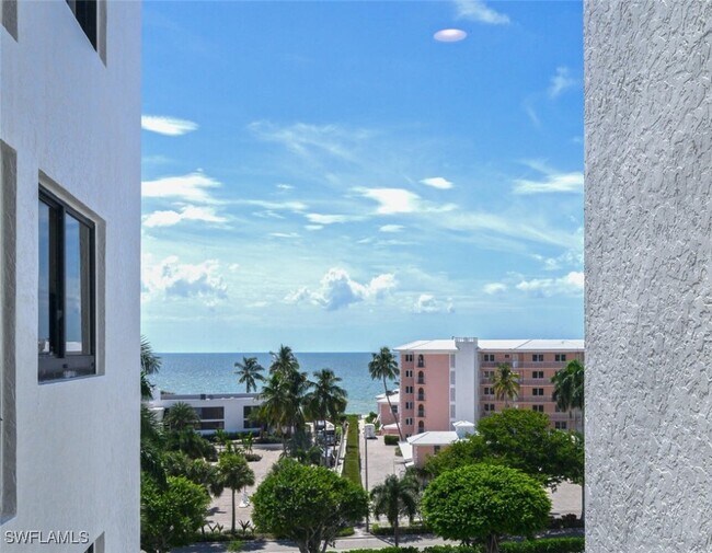 Foto del edificio - 2400 Gulf Shore Blvd N