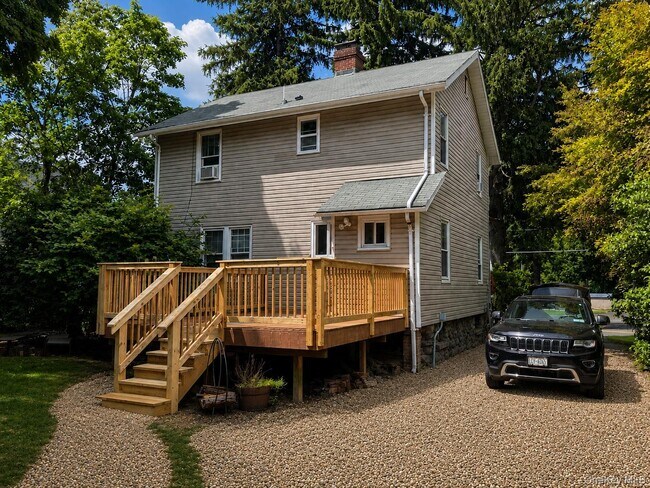 Building Photo - 264 Ehrhardt Rd
