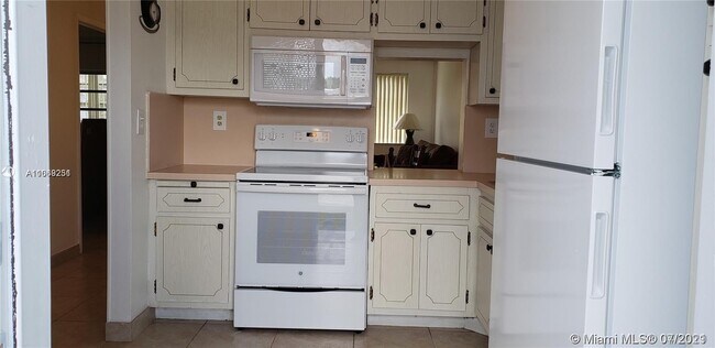 Foto del edificio - 2300 N Park Rd