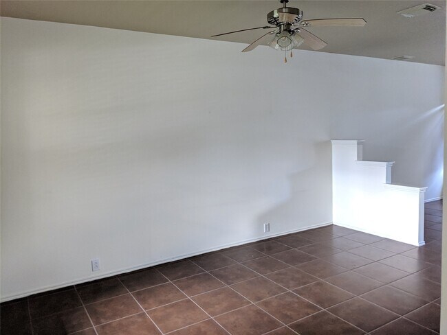 Foto del edificio - 2335 Walnut Fair Ln