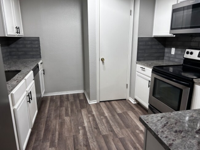Building Photo - 7721 Wolverine Dr