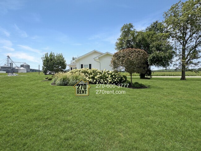 Foto del edificio - 3196 Big Spring Rd