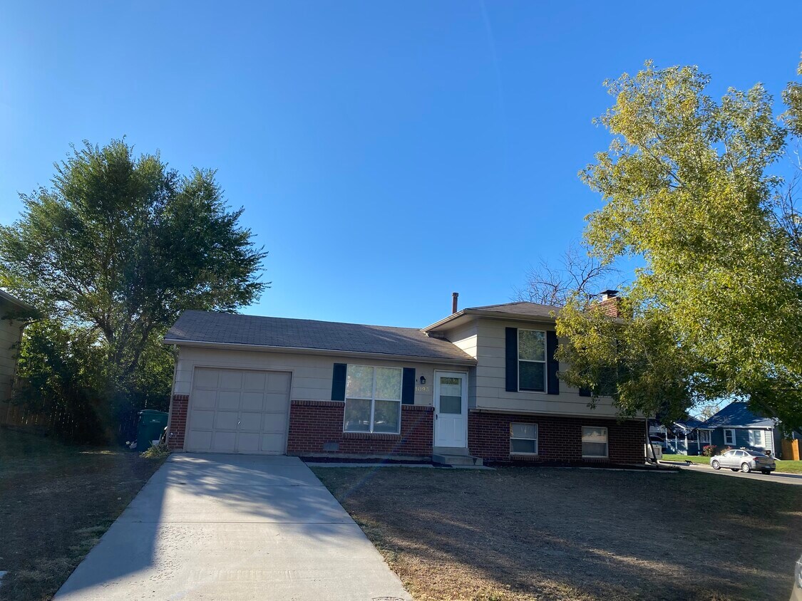 1093 Memphis St, Aurora, CO 80011 House Rental in Aurora, CO