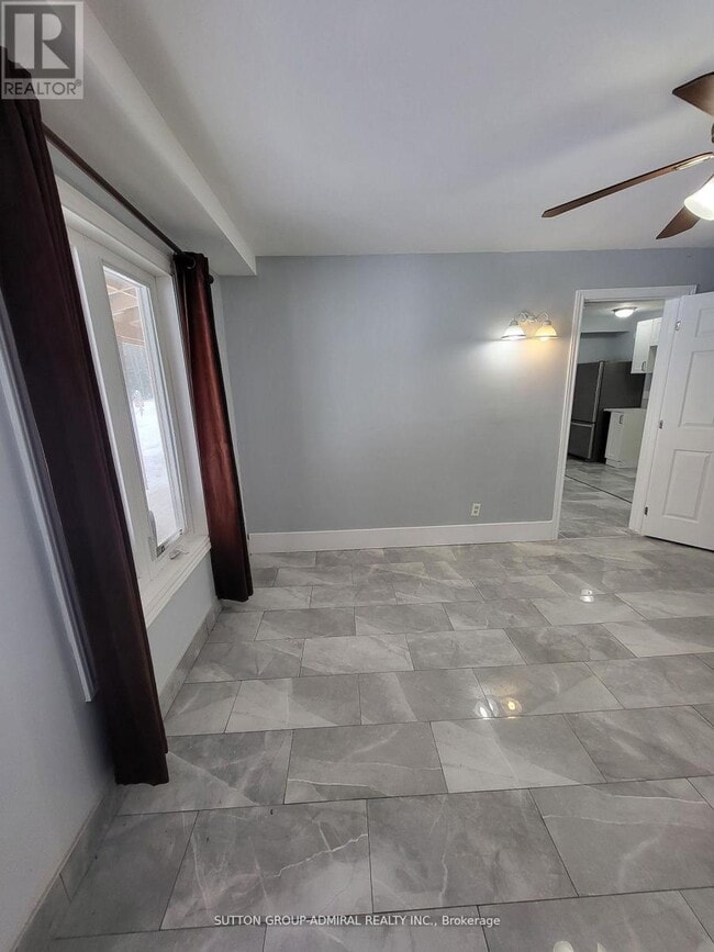 Photo du bâtiment - 98 N Shore Rd