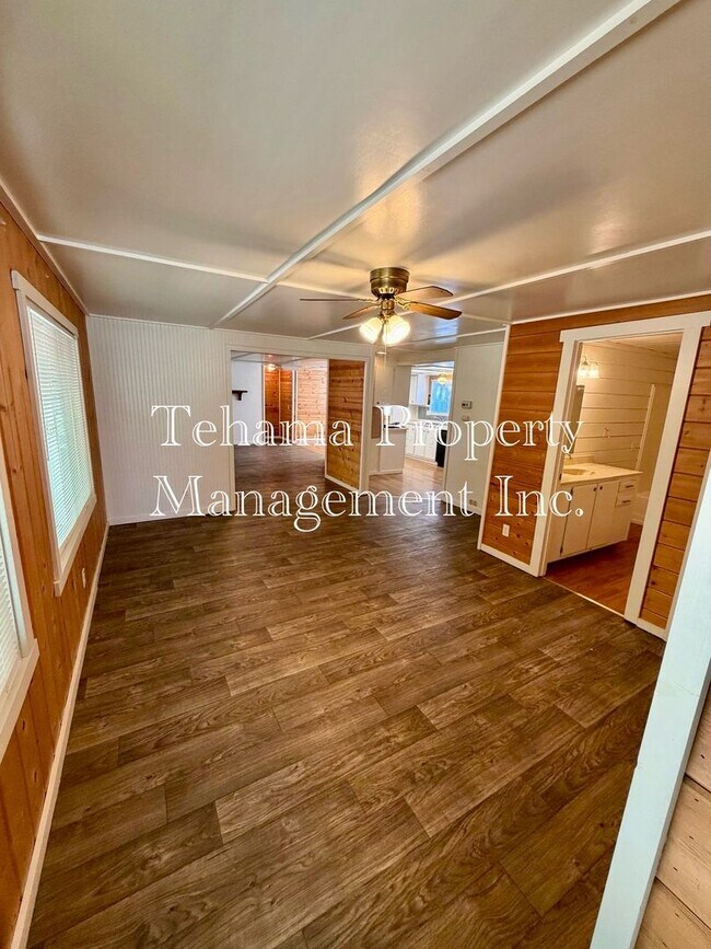 Building Photo - 3 Bedroom Home With Central Heat and Air
