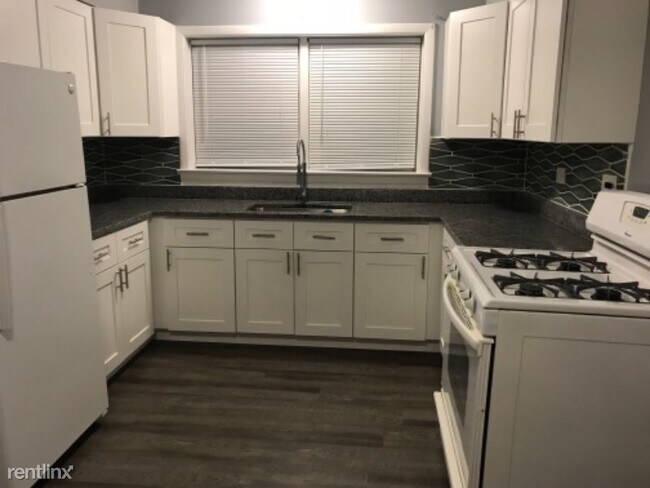 Building Photo - 3 br, 1 bath Apartment - 7904 Lamon Ave