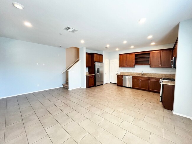 Foto del edificio - Gorgeous 4B/2BA Condo w/ A/C, W/D & Pool!