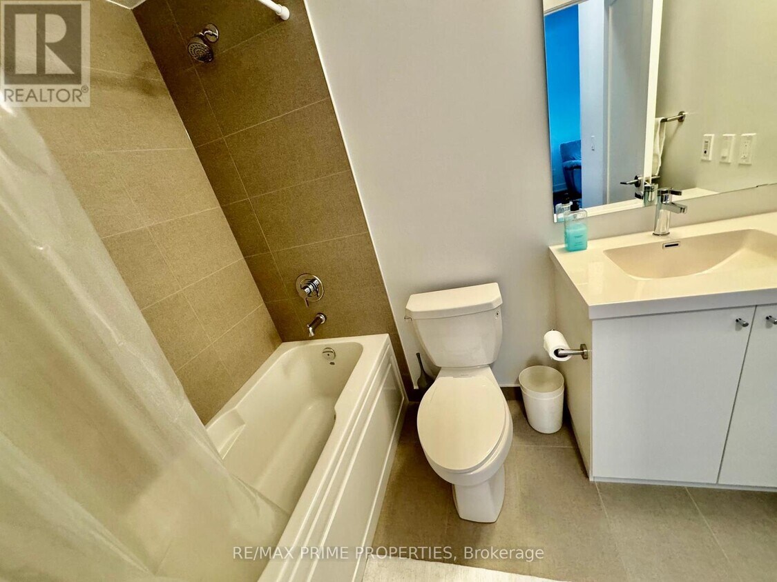 Photo du bâtiment - 2550-2550 Simcoe St N