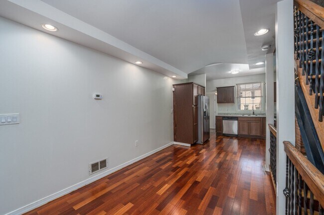 Foto del edificio - 3218 E Lombard St
