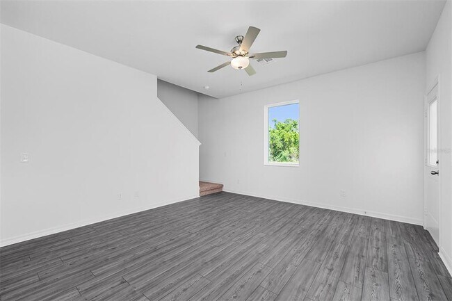 Foto del edificio - 552 Bay Leaf Dr